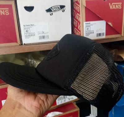 Bon Vans Trucker