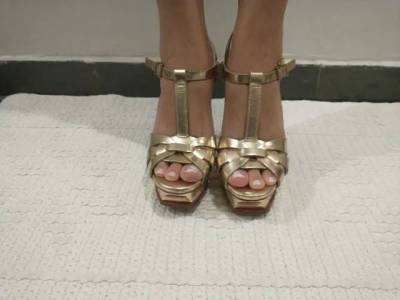 Sandlia Feminina Schutz Nmero 34 R$. 70,