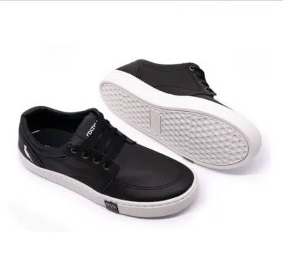 Tnis Masculino Reserva Liso Preto