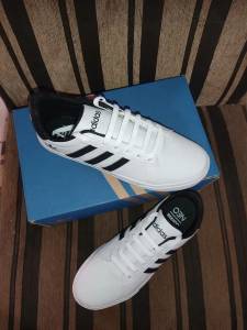 Tnis Adidas 249,99