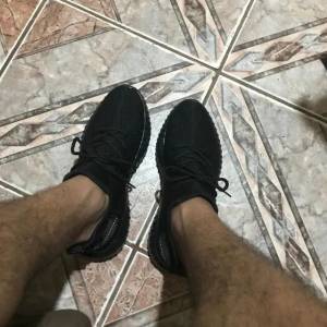 Tnis Yeezy Boost Tamanho 40.