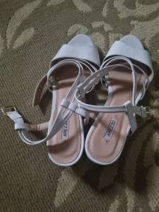 Sandlia Arezzo Creme  timo Estado!