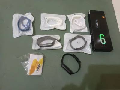 Vendo Mi Band 6 + 4 Pelcula + 5 Pulseira Reservas