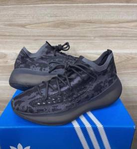 Incrvel Esse Modelo Adidas Yeezy Boost 380