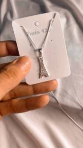 Colar Feminino Com Pingente Torre Eiffel