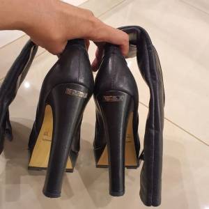 Bota Ellus Couro Preta Cano Alto