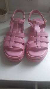 Vendo Sandlia Ramarim Feminina Tratorada Andressa Suita Rosa br  br 