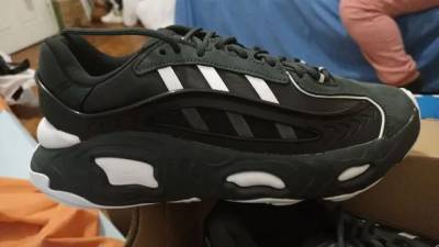 Adidas Oznova - Tamanho 41