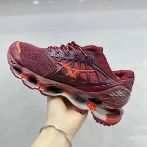Tnis Mizuno Vietnam R$ 250,00