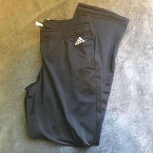 Confeces Adidas Feminino E Masculino - Pouco Uso - R$ 80,00 Cada