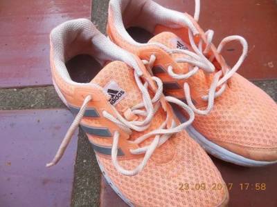 Tnis Adidas Laranja