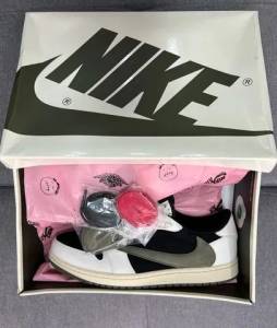 Jordan Low Travis Scott X Olive Green