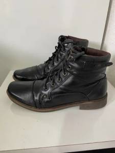Bota Em Couro, Usada, N39