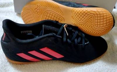 Adidas Futsal!