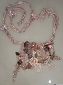 Cinto Feminino Com Pedras E Flores