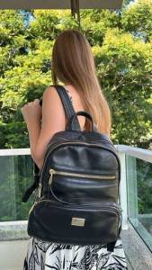 Mochila Em Couro Preto -  Luz Da Lua