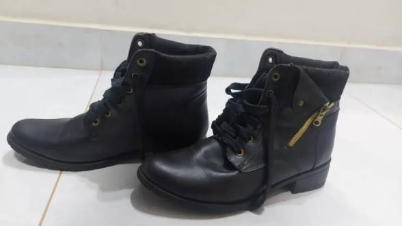 Bota Com Cadaro