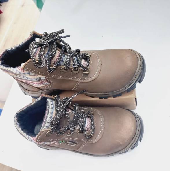 Bota Feminina Listrada Marrom