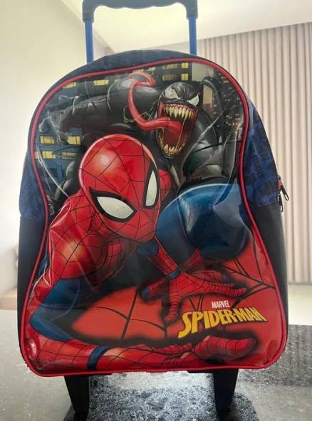 Mochila De Rodinha Homem Aranha  - Usada