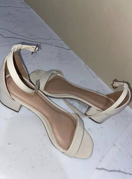 Sandlia Branca Salto Baixo N34/35 (cala Melhor Um 35)