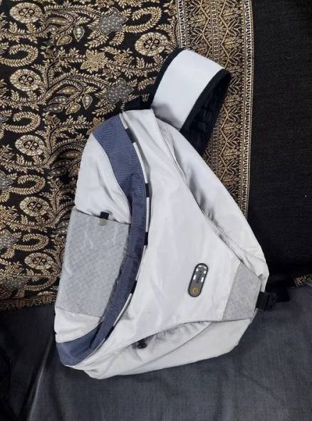 Mochila De Ombro Cinza
