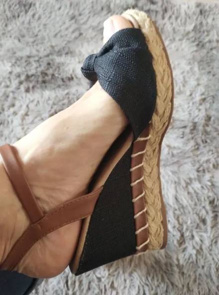 Sandlia Feminina Com Lao Preto