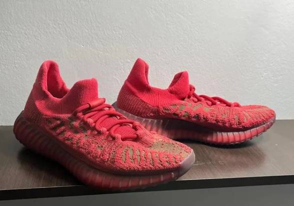 Yeezy 350 V2 Cmpct Slate Red