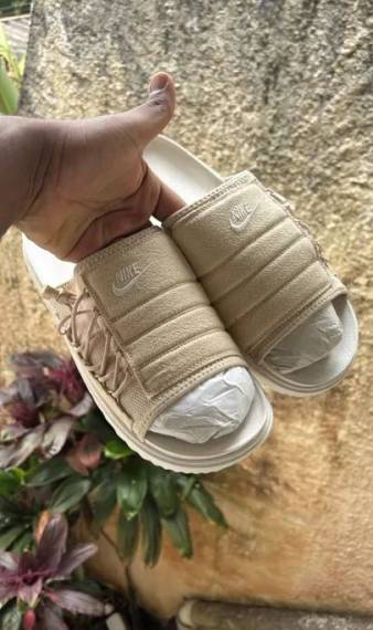 Chinelo Nike Asuna 1