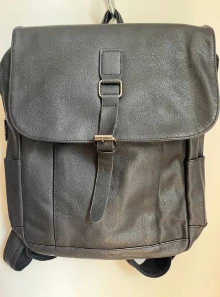 Mochila Preta De Couro Ecolgica - Especialmente Notebook