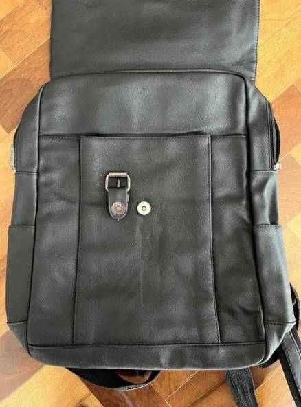 Mochila Preta De Couro Ecolgica - Especialmente Notebook