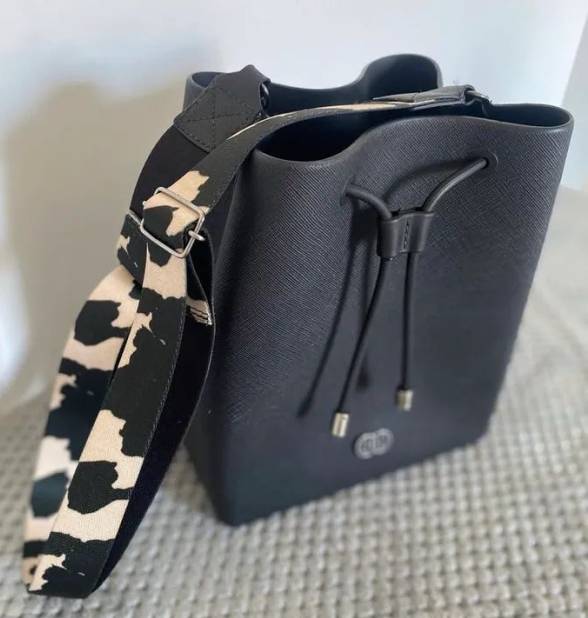 Bolsa Saquinho Preta Dumont