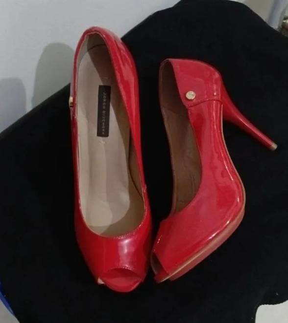 Sapato De Salto Verniz Vermelho Scarpin Jorge Bischoff