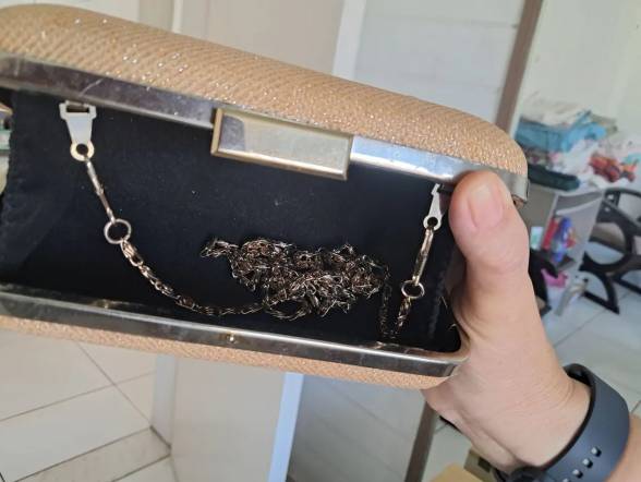 Bolsa De Mo Dourada Em Palha
