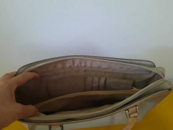 Bolsa De Mo Bege De Couro