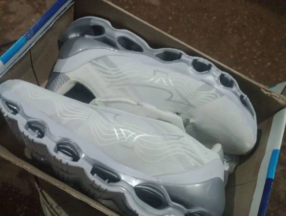 Mizuno Footwear