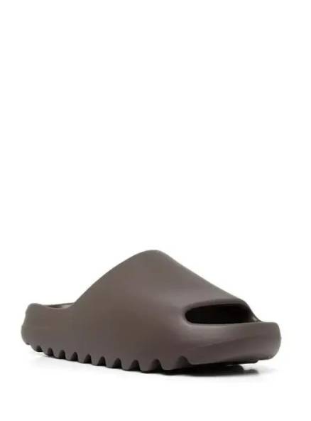 Yeezy Slide Soot + Meia Fog