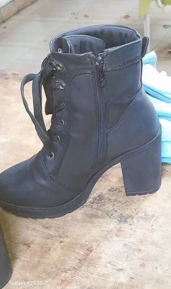 Bota Feminina Preta De Salto Alto