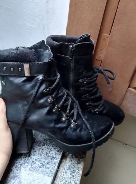 Bota Preta De Cano Curto