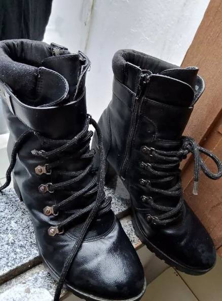 Bota Preta De Cano Curto