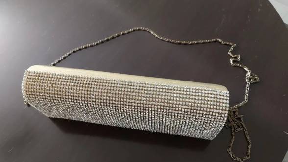 Bolsa De Mo Dourada Com Pedrarias