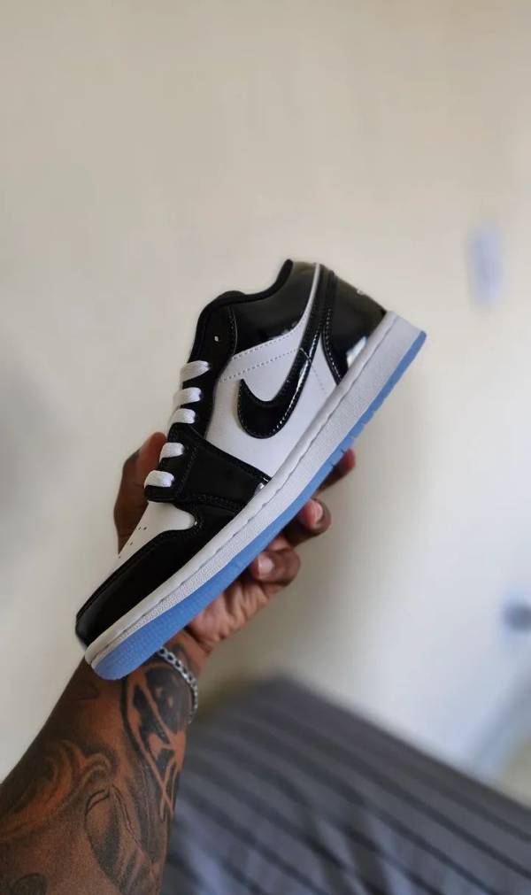 Tnis Nike Air Jordan 1 Low - Preto E Branco