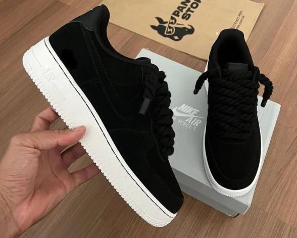 Nike Air Force 1 Preto - Suede