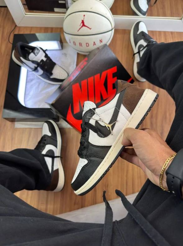 Tnis Nike Air Jordan 1 Low - Travis Scott N38 Ao 43
