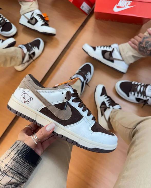 Tnis Nike Air Jordan 1 Low - Travis Scott N38 Ao 43